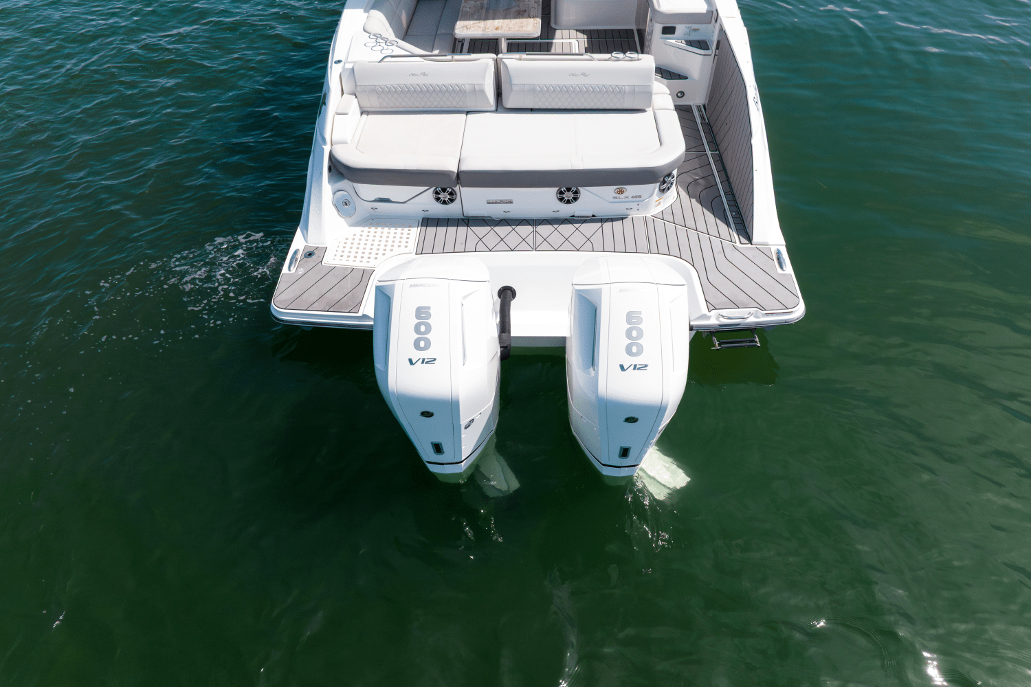 Slide: The Image of Sea Ray 400 SLX-OB 2023 - 18