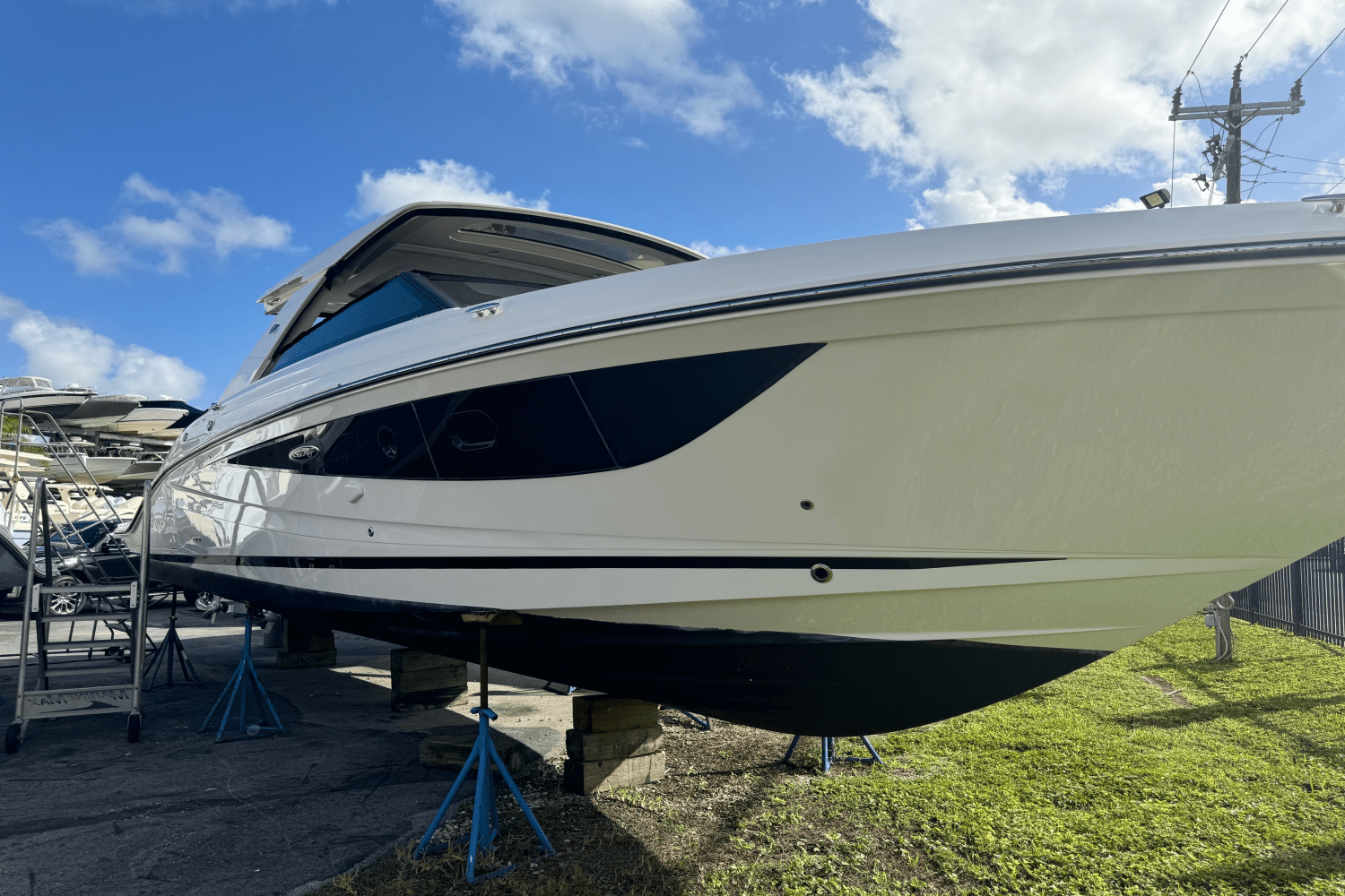 Slide: The Image of Sea Ray 400 SLX OB 2019 - 0