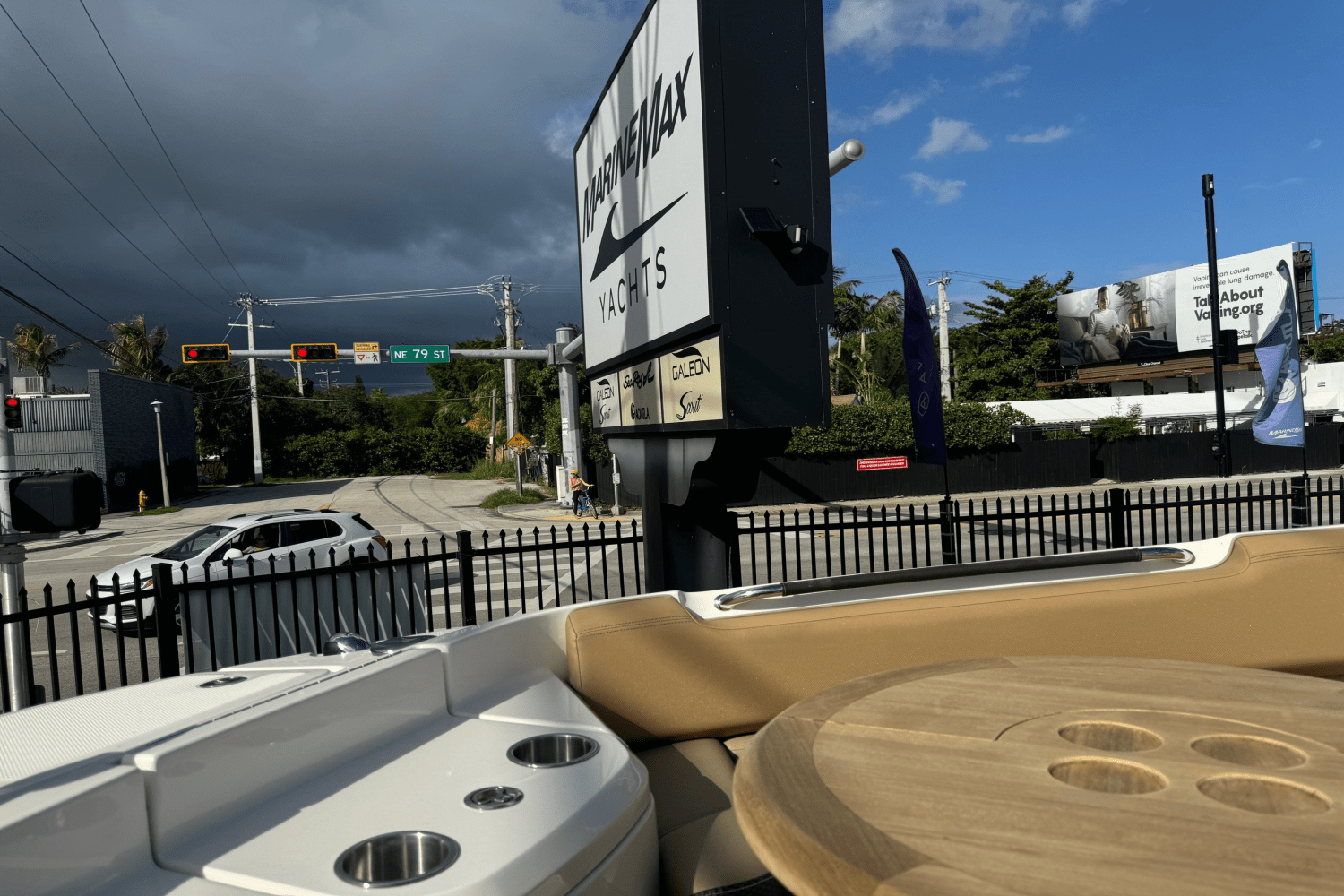 Slide: The Image of Sea Ray 400 SLX OB 2019 - 12