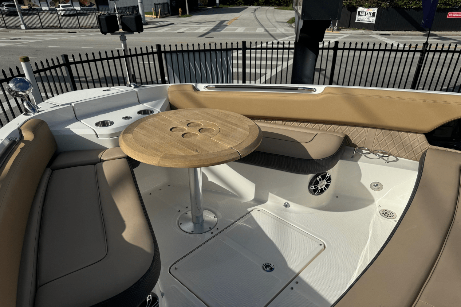 Slide: The Image of Sea Ray 400 SLX OB 2019 - 13
