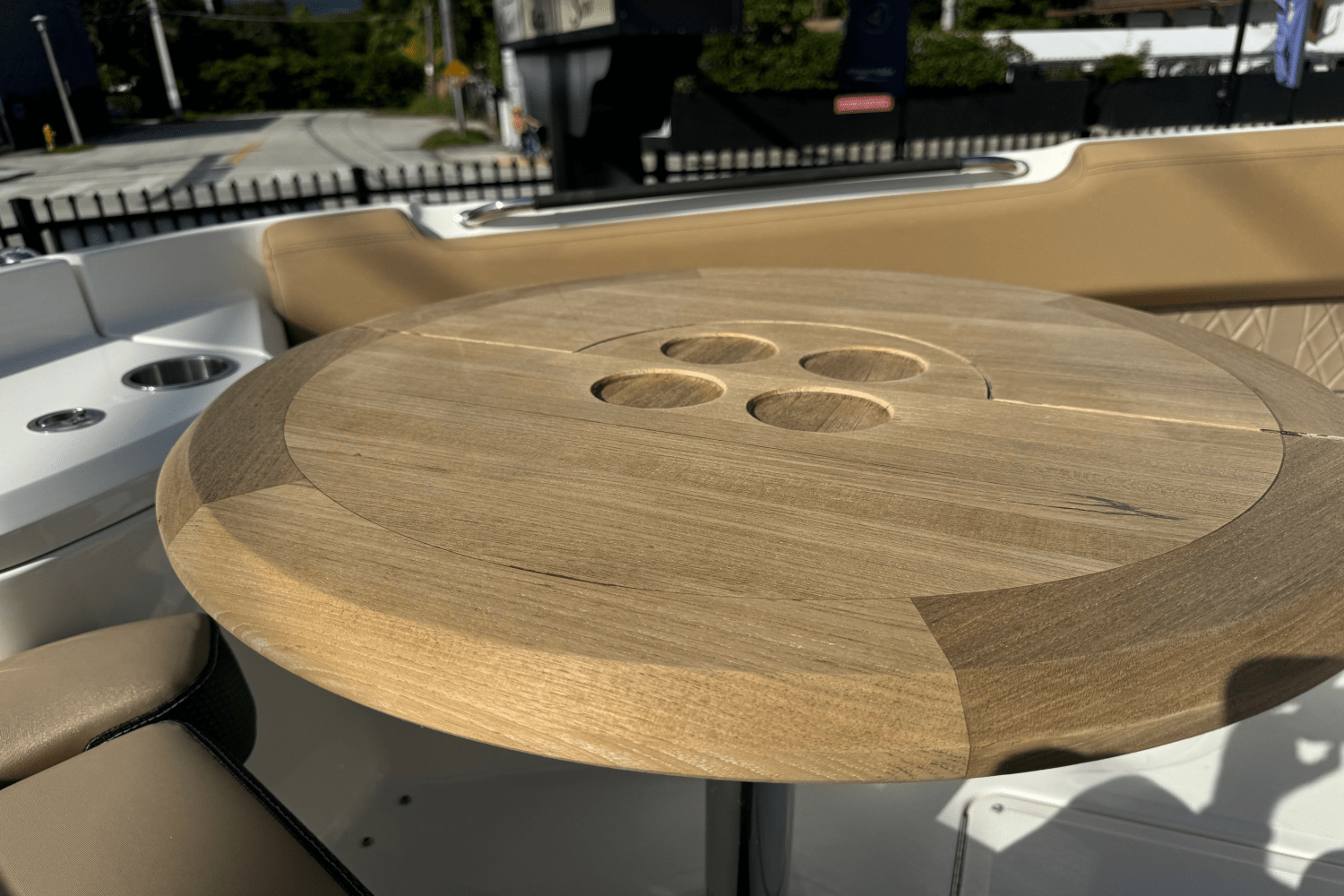 Slide: The Image of Sea Ray 400 SLX OB 2019 - 14