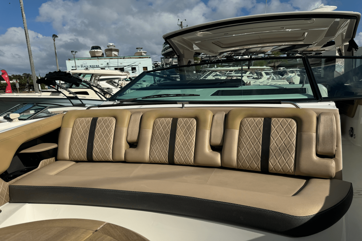 Slide: The Image of Sea Ray 400 SLX OB 2019 - 15