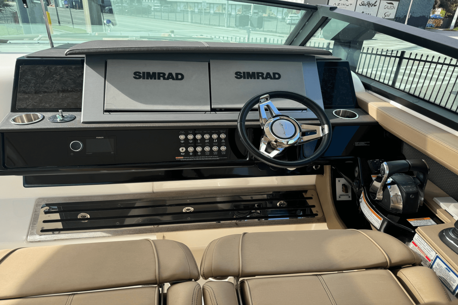 Slide: The Image of Sea Ray 400 SLX OB 2019 - 16