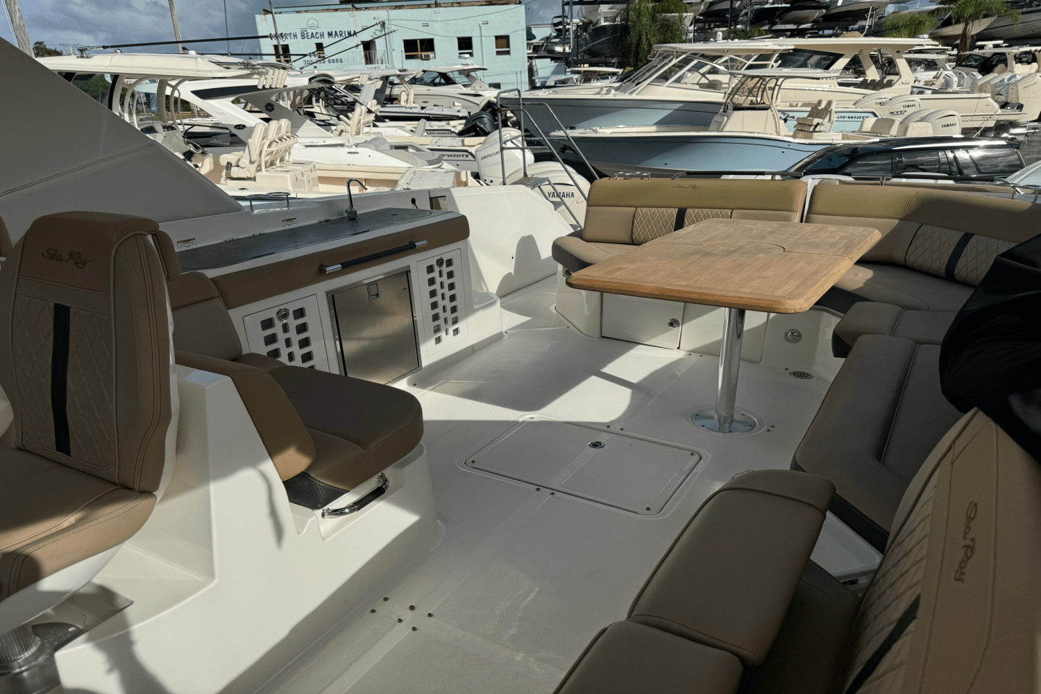 Slide: The Image of Sea Ray 400 SLX OB 2019 - 18