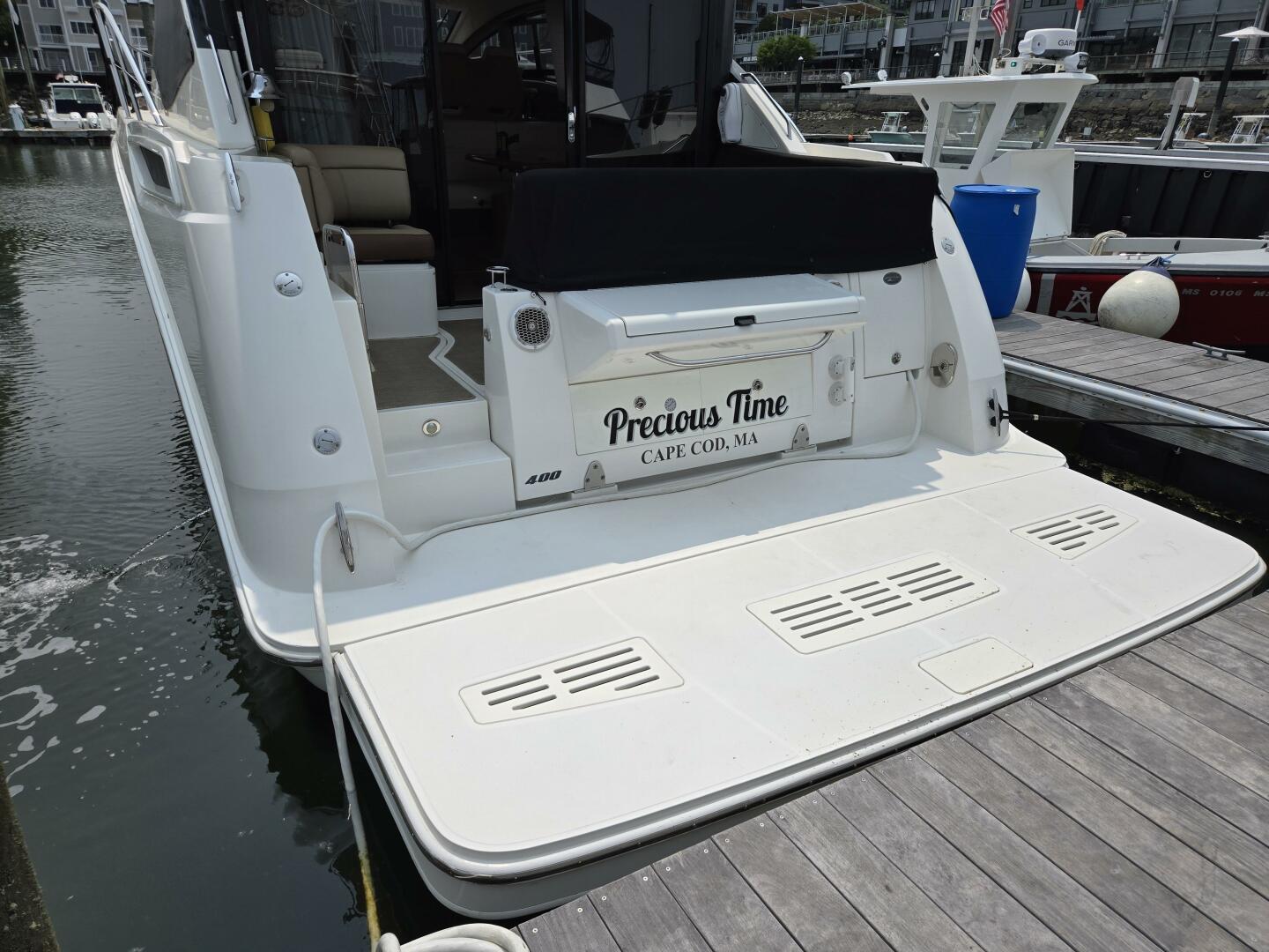 Slide: The Image of Sea Ray 400 Sundancer 2017 - 5368443