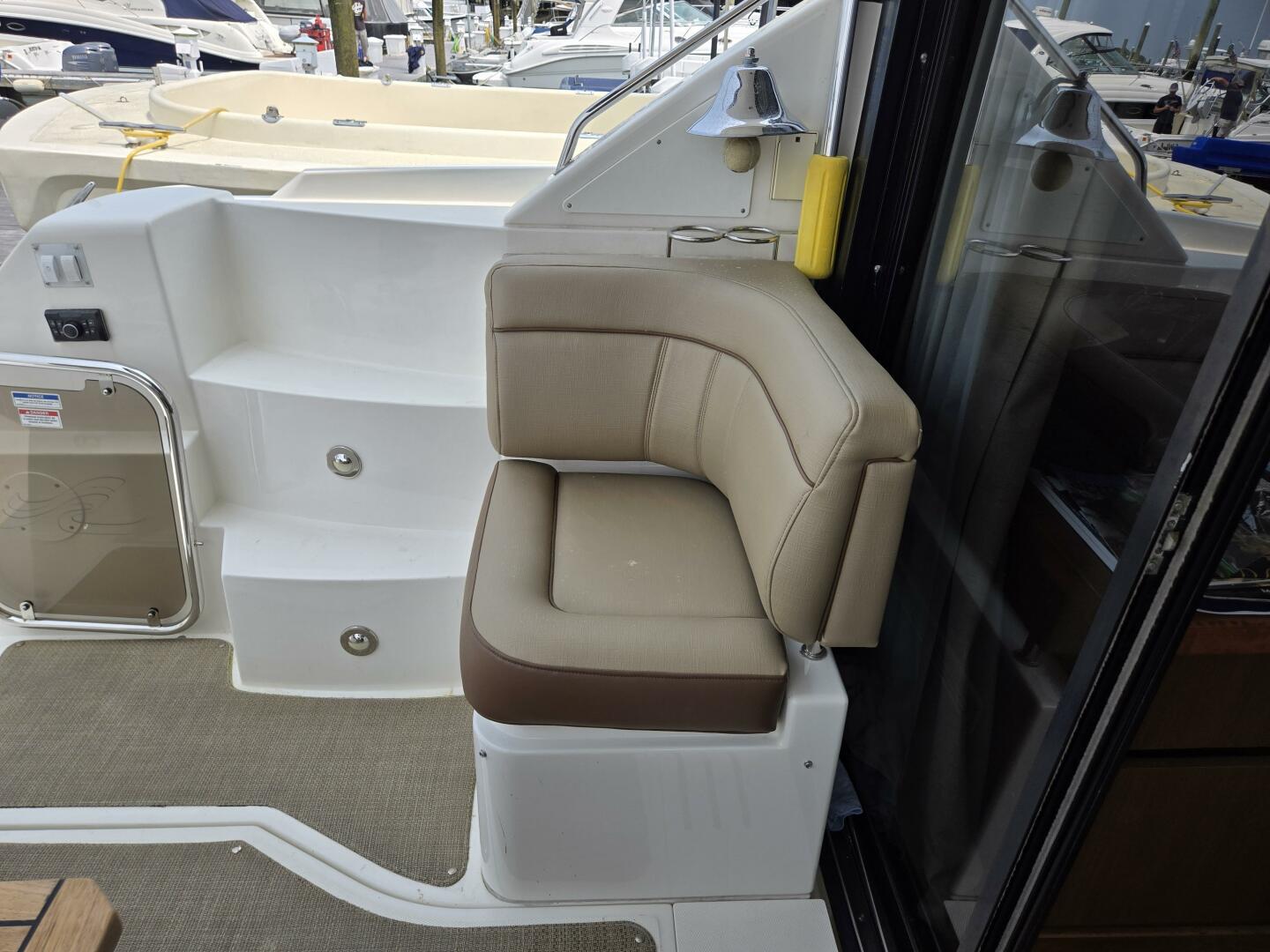 Slide: The Image of Sea Ray 400 Sundancer 2017 - 5368486