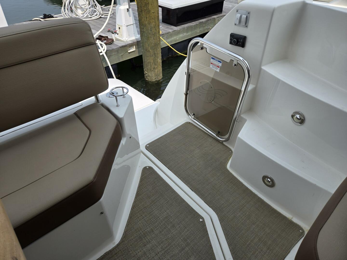 Slide: The Image of Sea Ray 400 Sundancer 2017 - 5368487