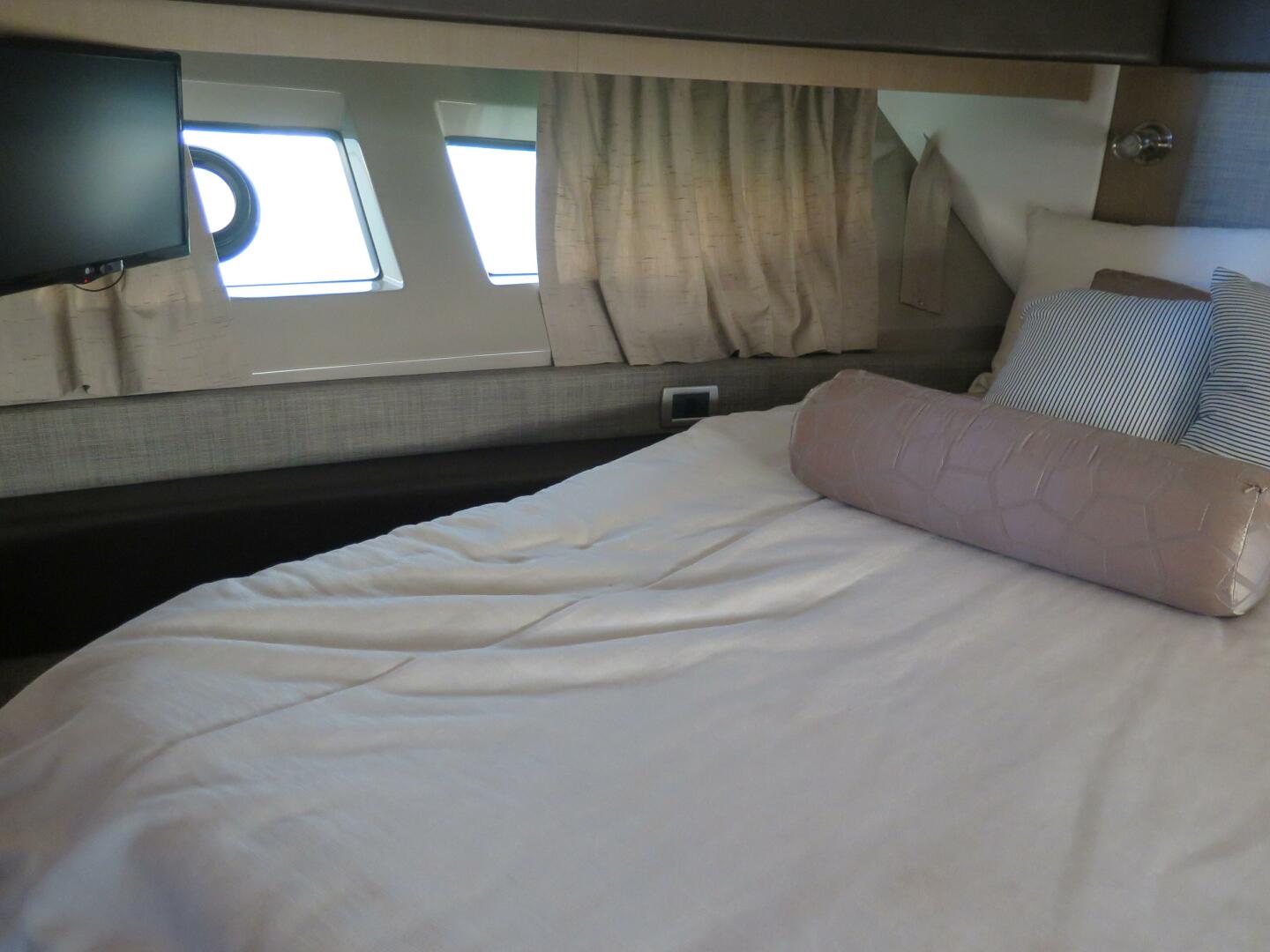 Slide: The Image of 2017 Sea Ray 400 Sundancer - DOUBLE DOWN - 19