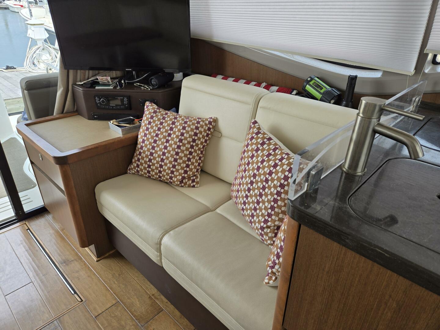 Slide: The Image of Sea Ray 400 Sundancer 2017 - 5368512