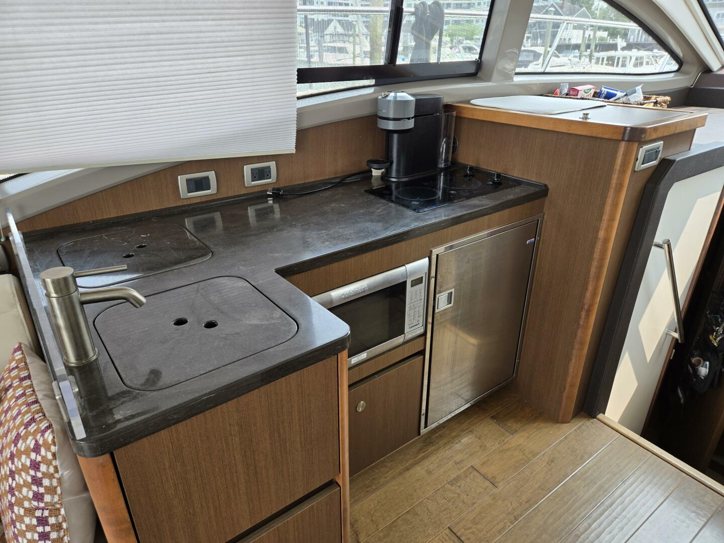 Slide: The Image of Sea Ray 400 Sundancer 2017 - 5368513