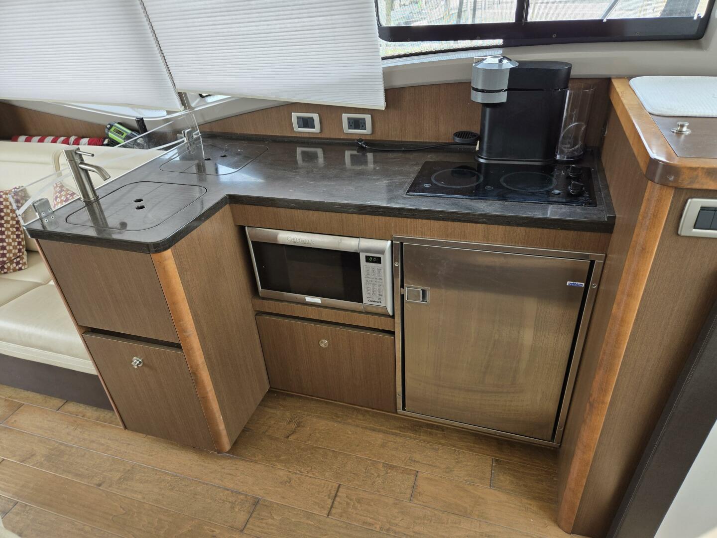 Slide: The Image of Sea Ray 400 Sundancer 2017 - 5368514