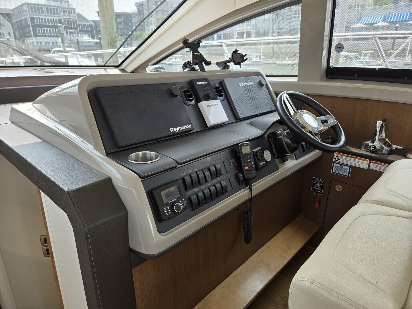Slide: The Image of Sea Ray 400 Sundancer 2017 - 5368543