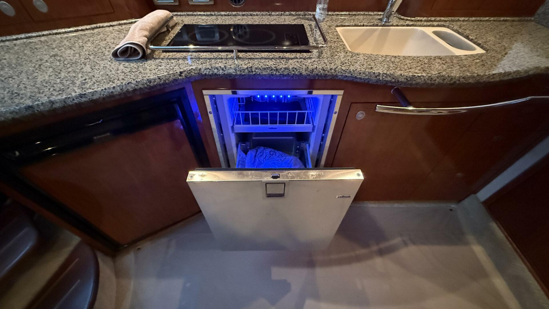 Slide: The Image of Sea Ray 40 Sundancer 2006 - 5164351