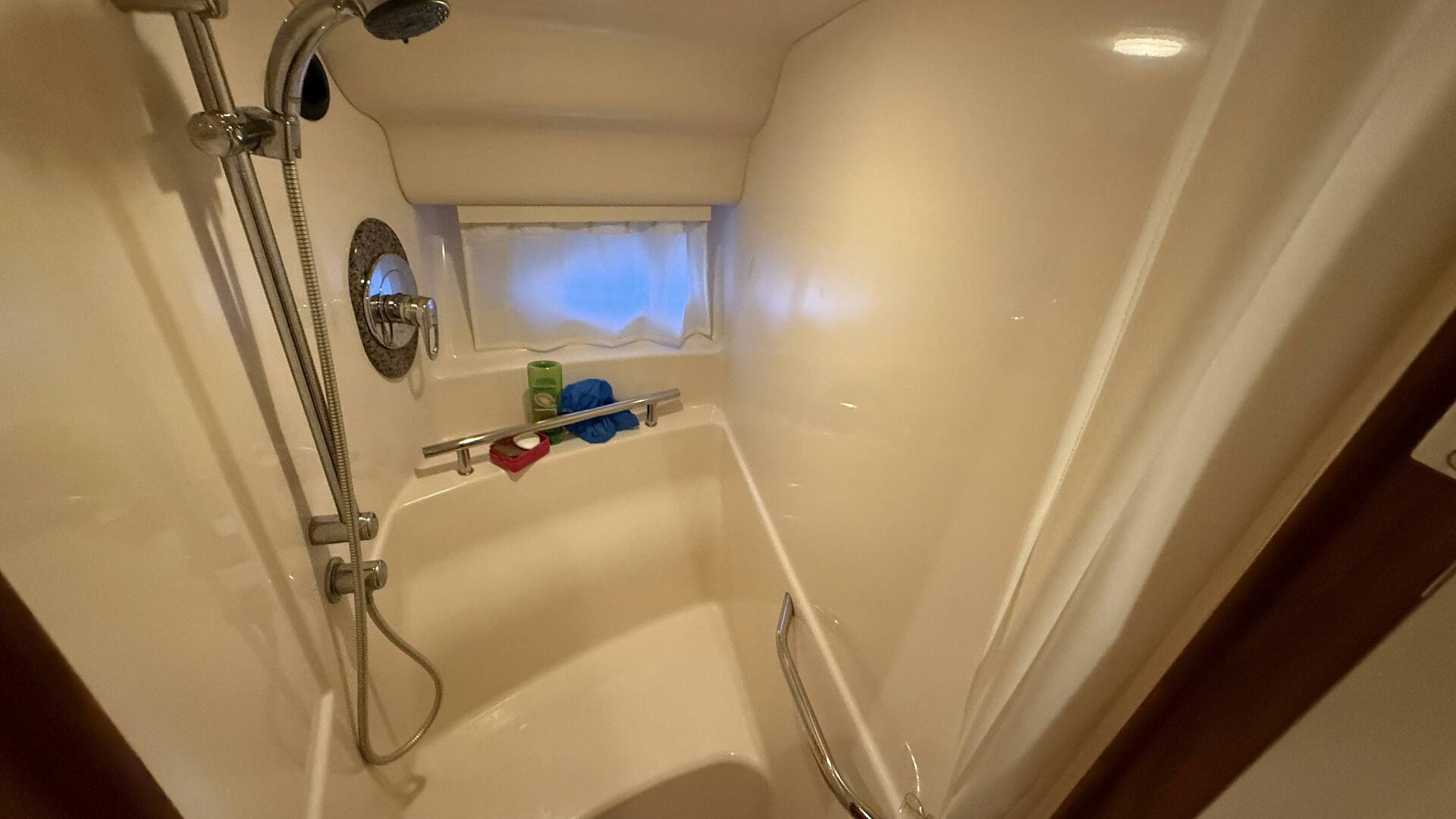 Slide: The Image of Sea Ray 40 Sundancer 2006 - 5164355