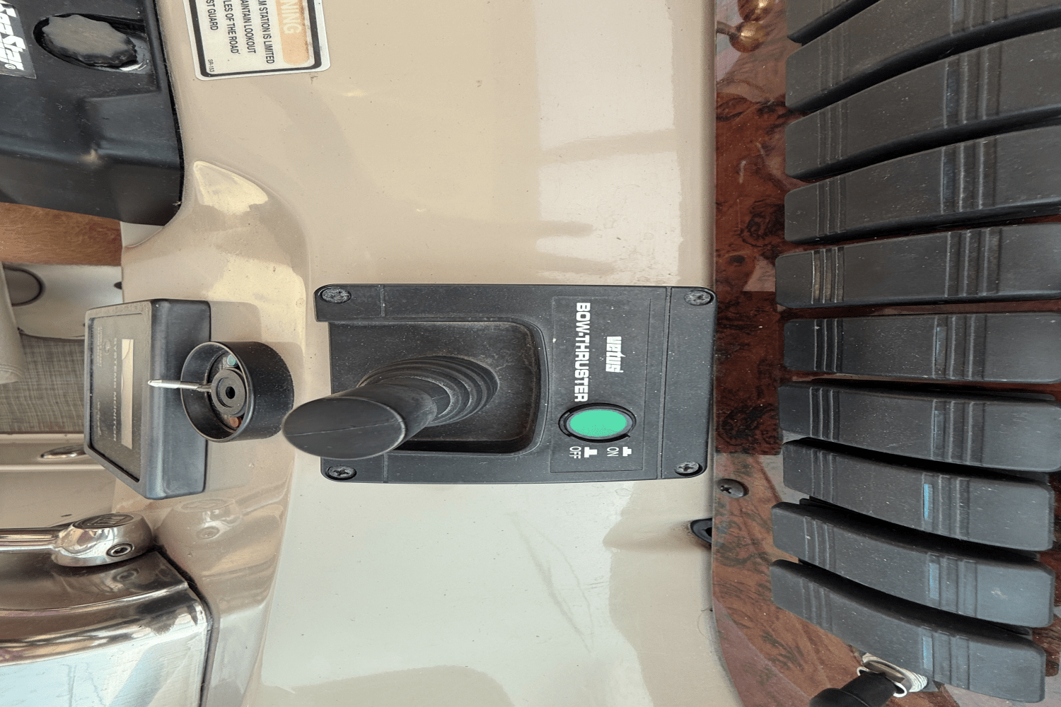 Slide: The Image of Sea Ray 410 EXPRESS 2000 - 10