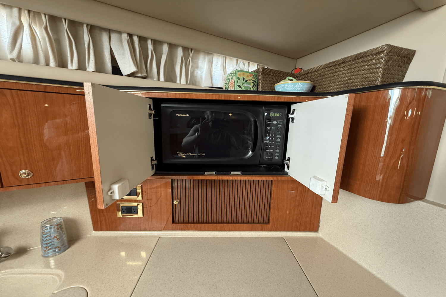 Slide: The Image of Sea Ray 410 EXPRESS 2000 - 16