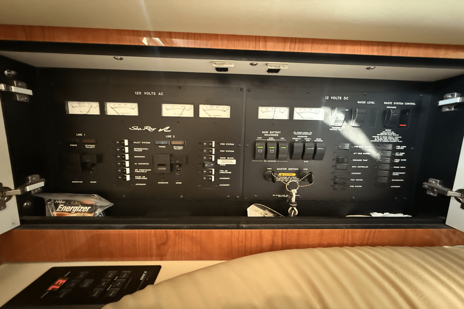 Slide: The Image of Sea Ray 410 EXPRESS 2000 - 19