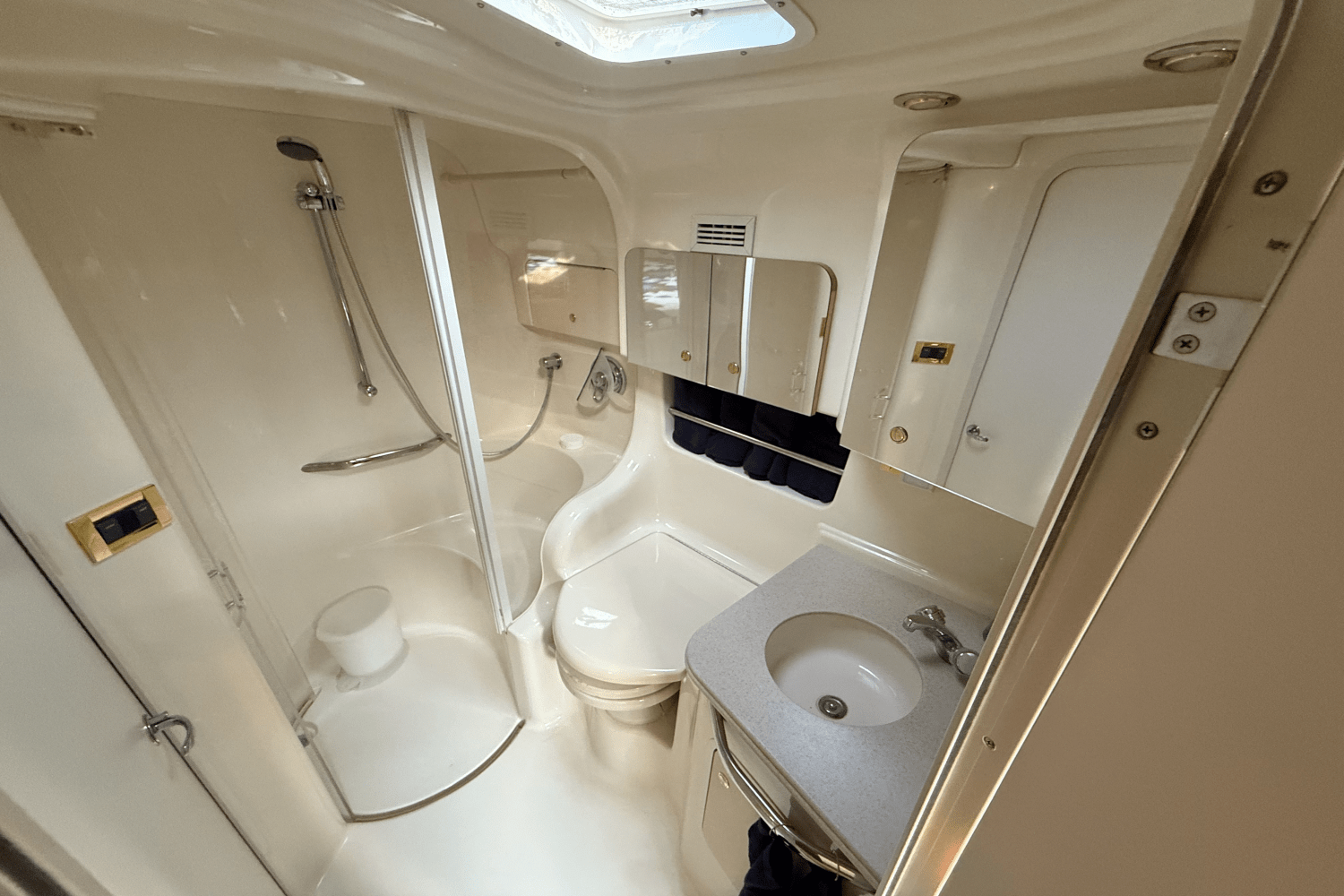 Slide: The Image of Sea Ray 410 EXPRESS 2000 - 22