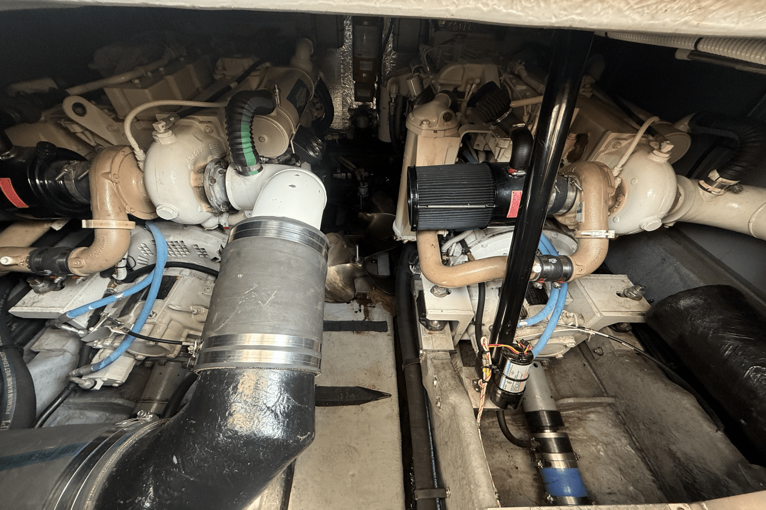 Slide: The Image of Sea Ray 410 EXPRESS 2000 - 23