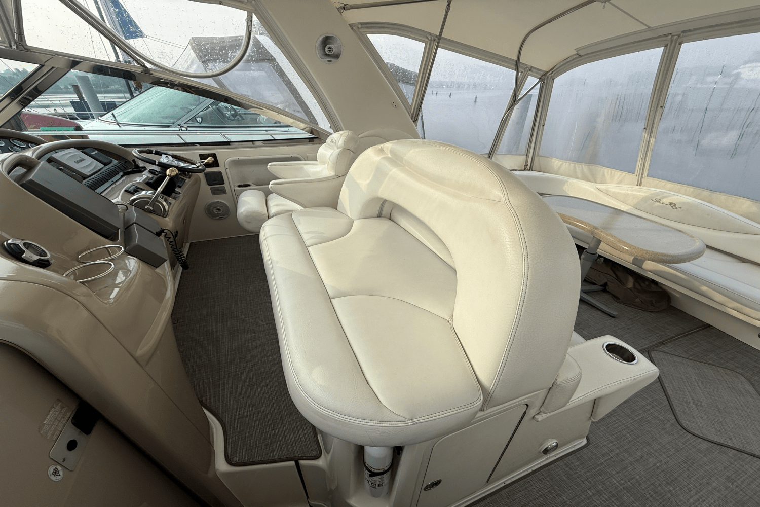 Slide: The Image of Sea Ray 410 EXPRESS 2000 - 8