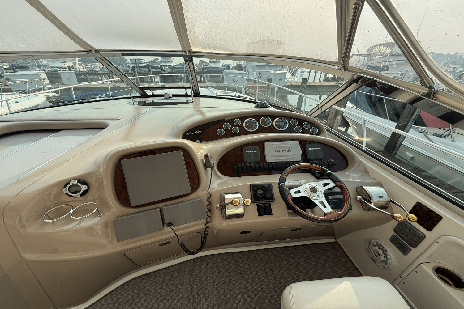 Slide: The Image of Sea Ray 410 EXPRESS 2000 - 9