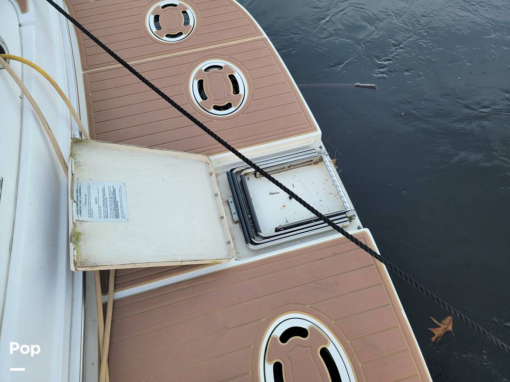 Slide: The Image of Sea Ray 410 Sundancer 2001 - 15