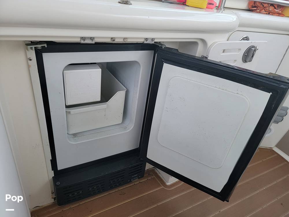 Slide: The Image of Sea Ray 410 Sundancer 2001 - 33