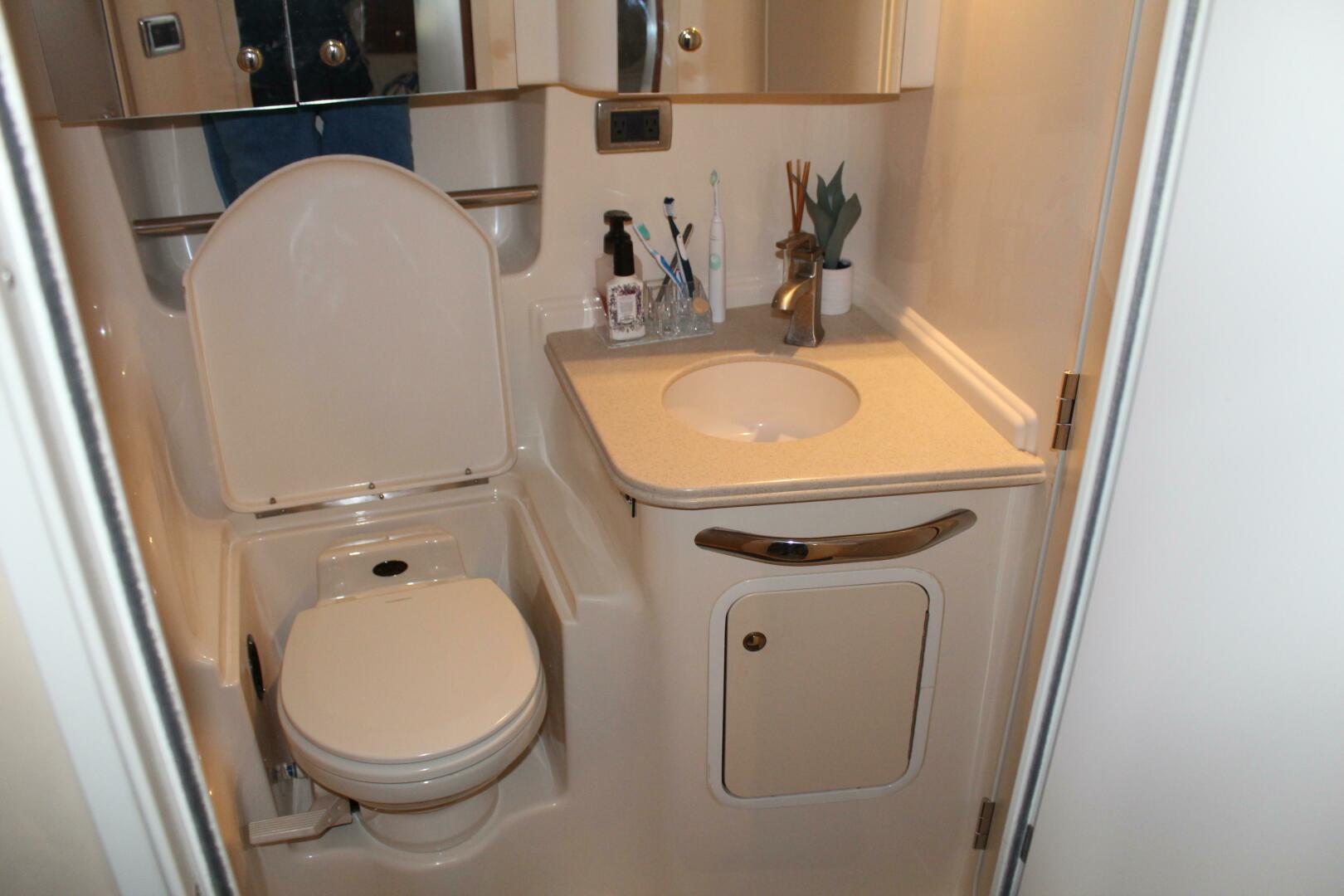 Slide: The Image of Sea Ray 410 Sundancer 2003 - 4247559