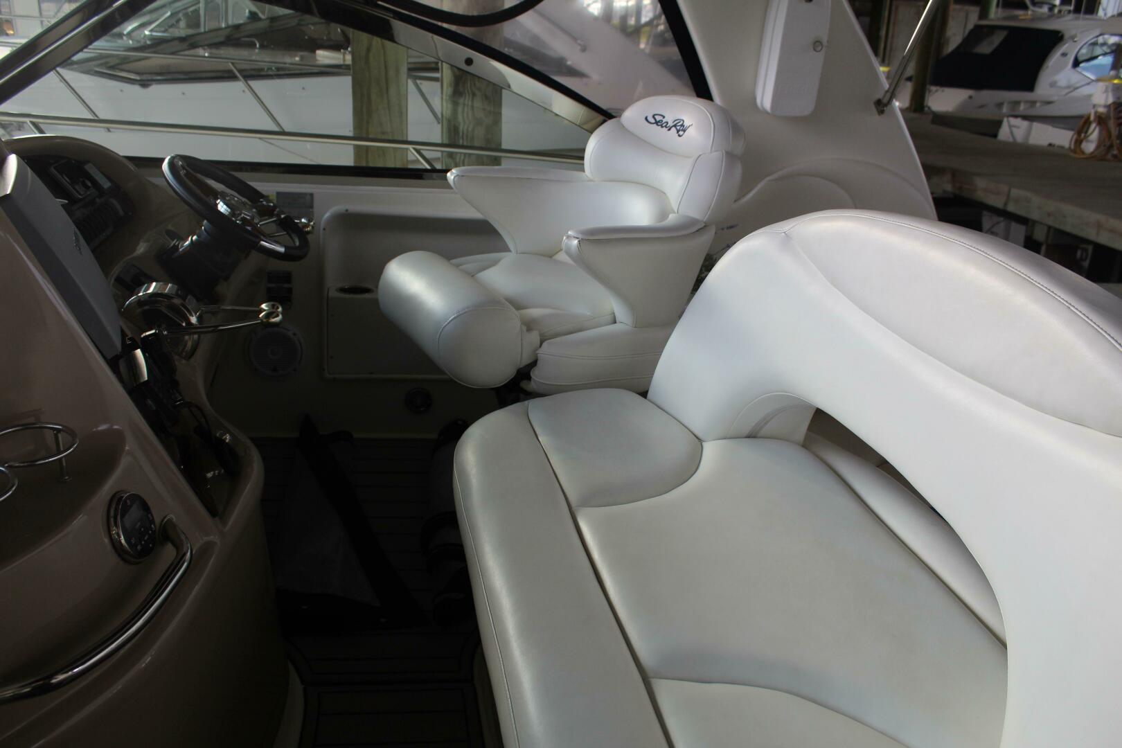 Slide: The Image of Sea Ray 410 Sundancer 2003 - 4247566