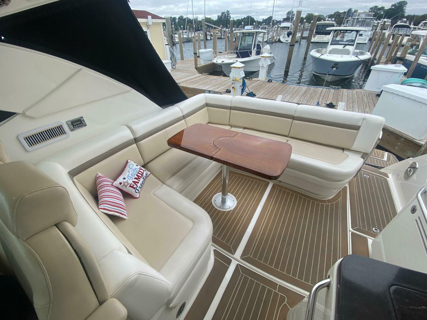 Slide: The Image of Sea Ray 410 Sundancer 2012 - 4434395