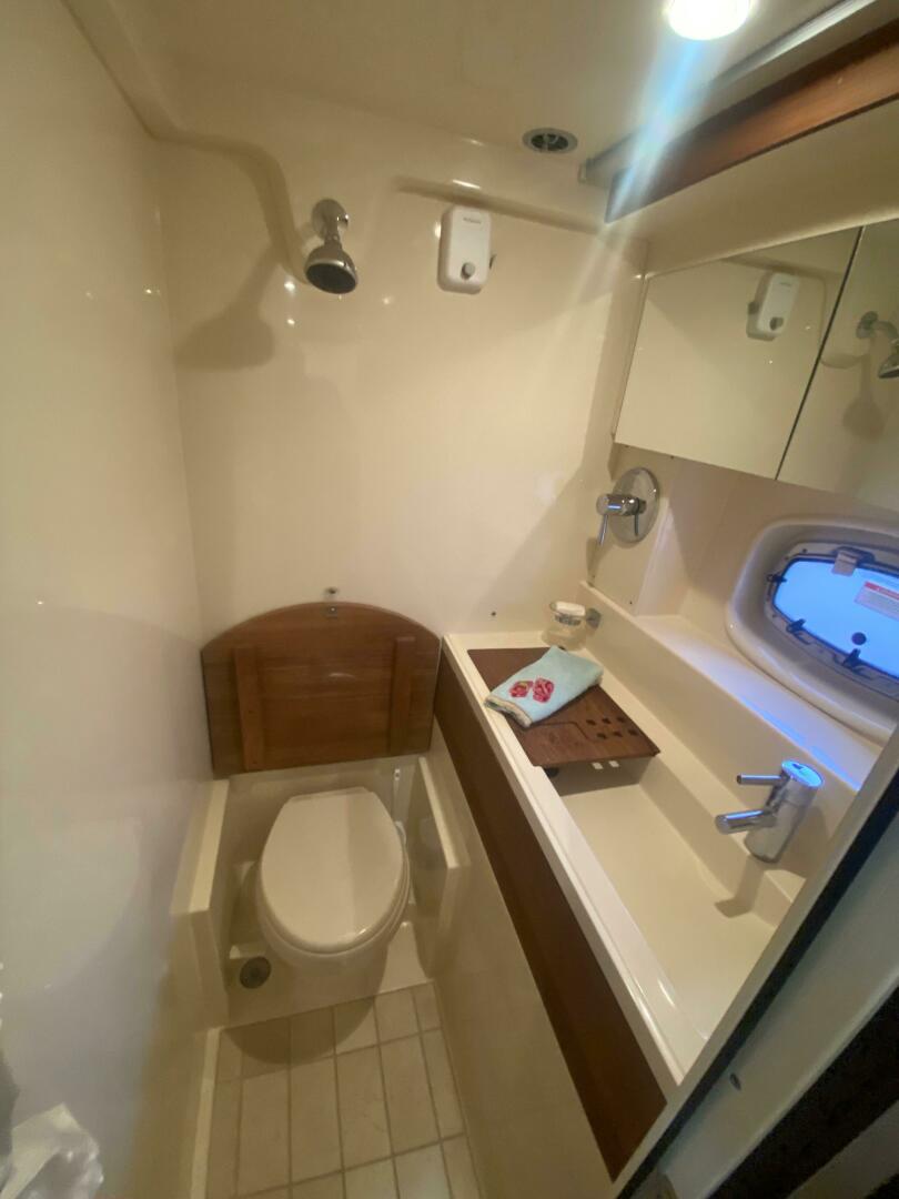 Slide: The Image of Sea Ray 410 Sundancer 2012 - 4434460