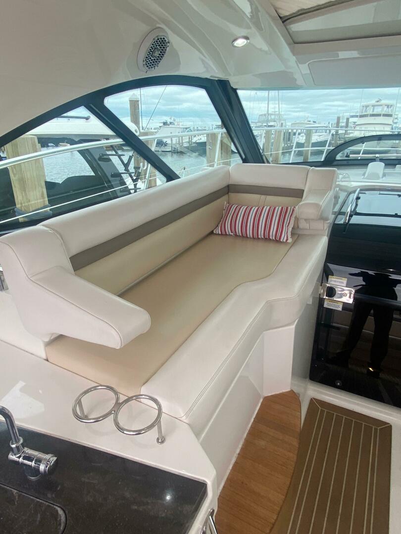 Slide: The Image of Sea Ray 410 Sundancer 2012 - 4434470