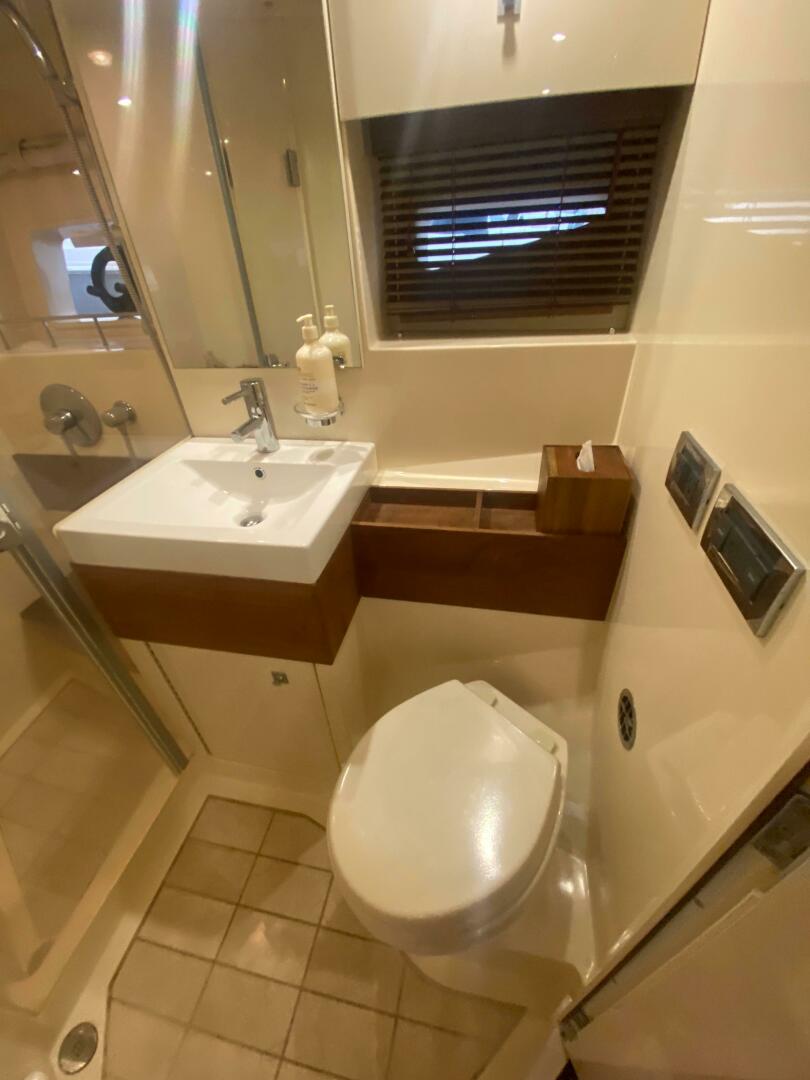 Slide: The Image of Sea Ray 410 Sundancer 2012 - 4434477