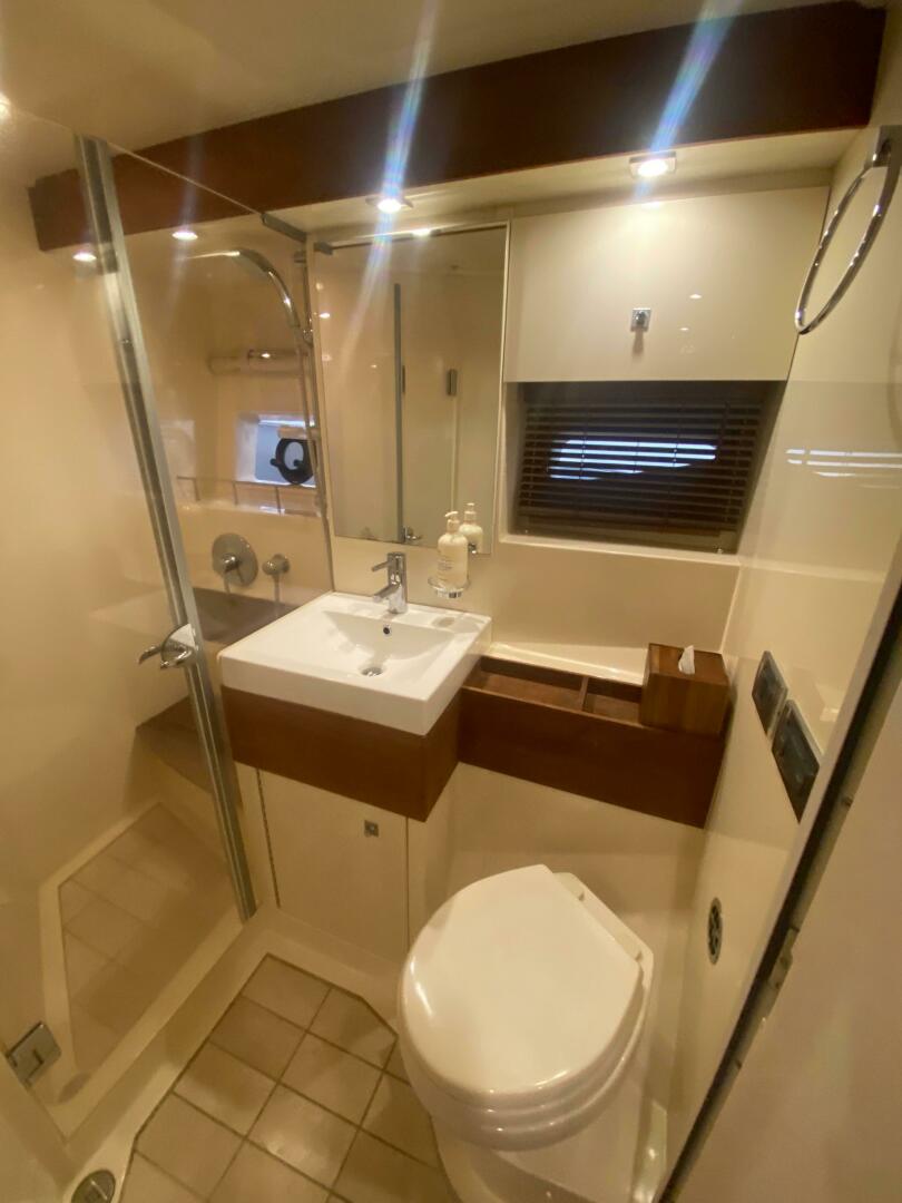 Slide: The Image of Sea Ray 410 Sundancer 2012 - 4434495
