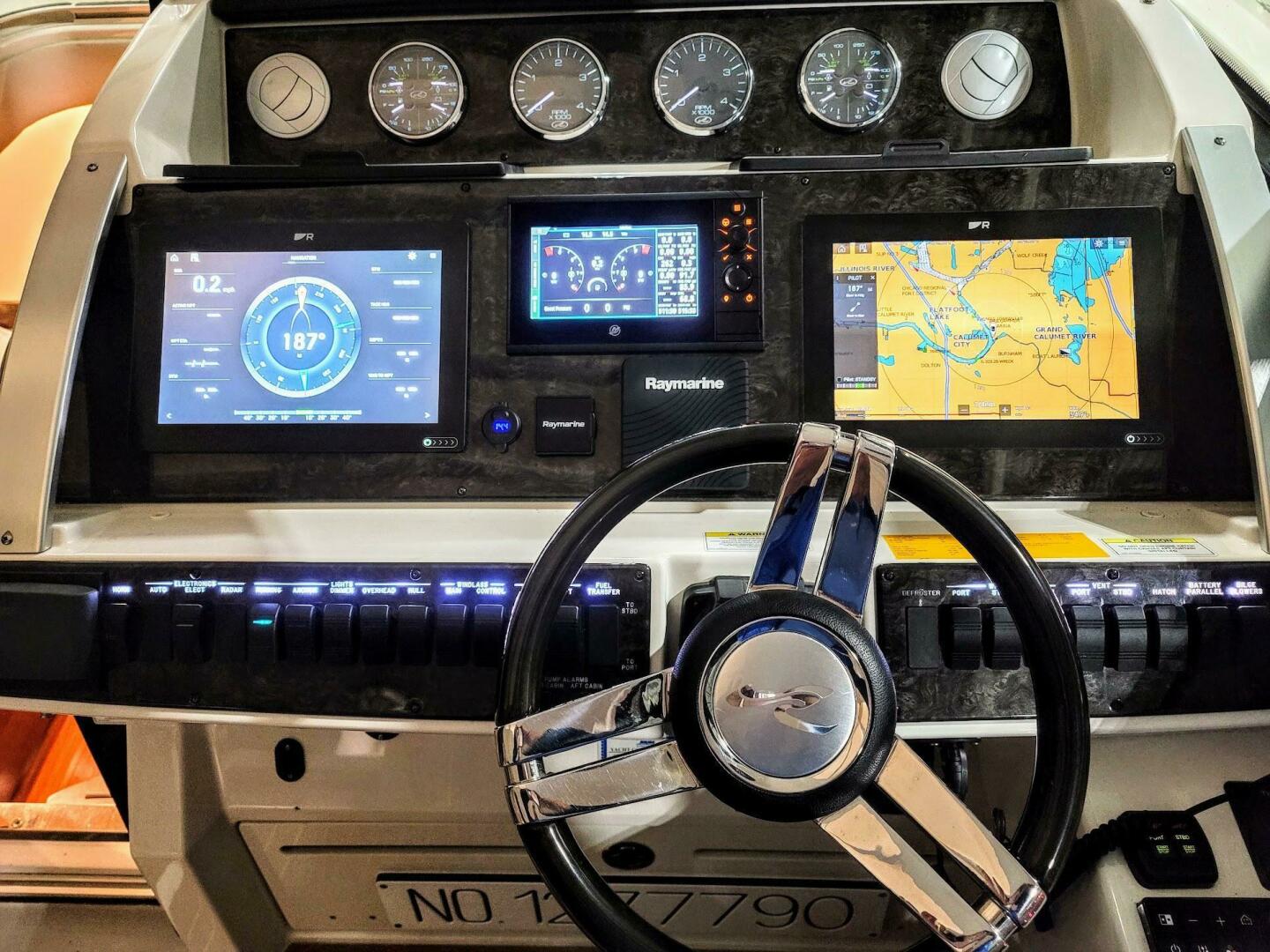 Slide: The Image of Sea Ray 410 Sundancer 2012 - 4434505