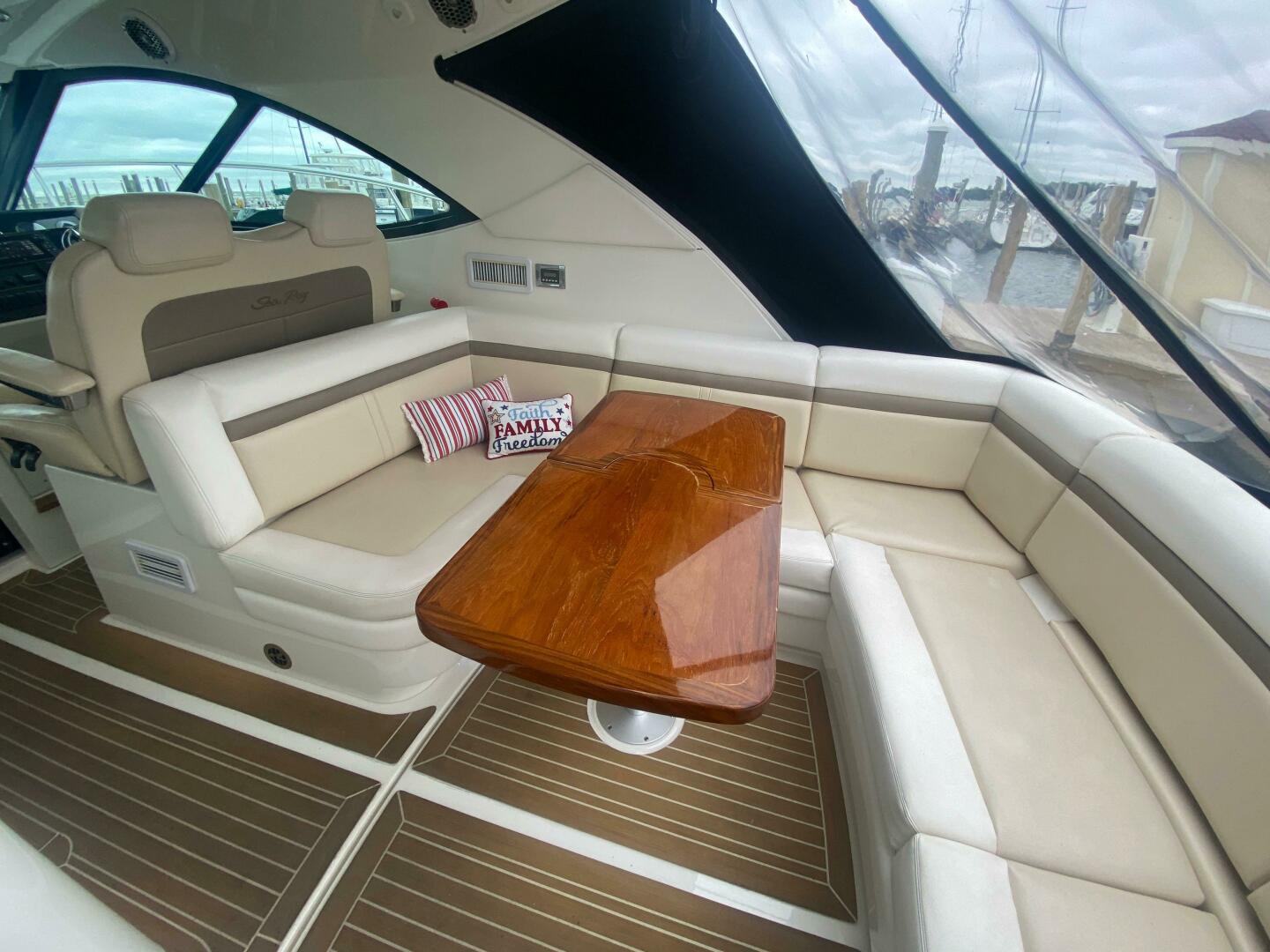 Slide: The Image of Sea Ray 410 Sundancer 2012 - 4434513