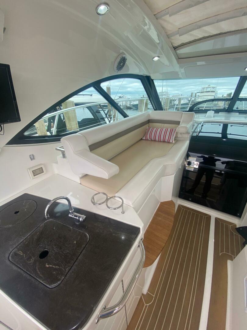 Slide: The Image of Sea Ray 410 Sundancer 2012 - 4434398