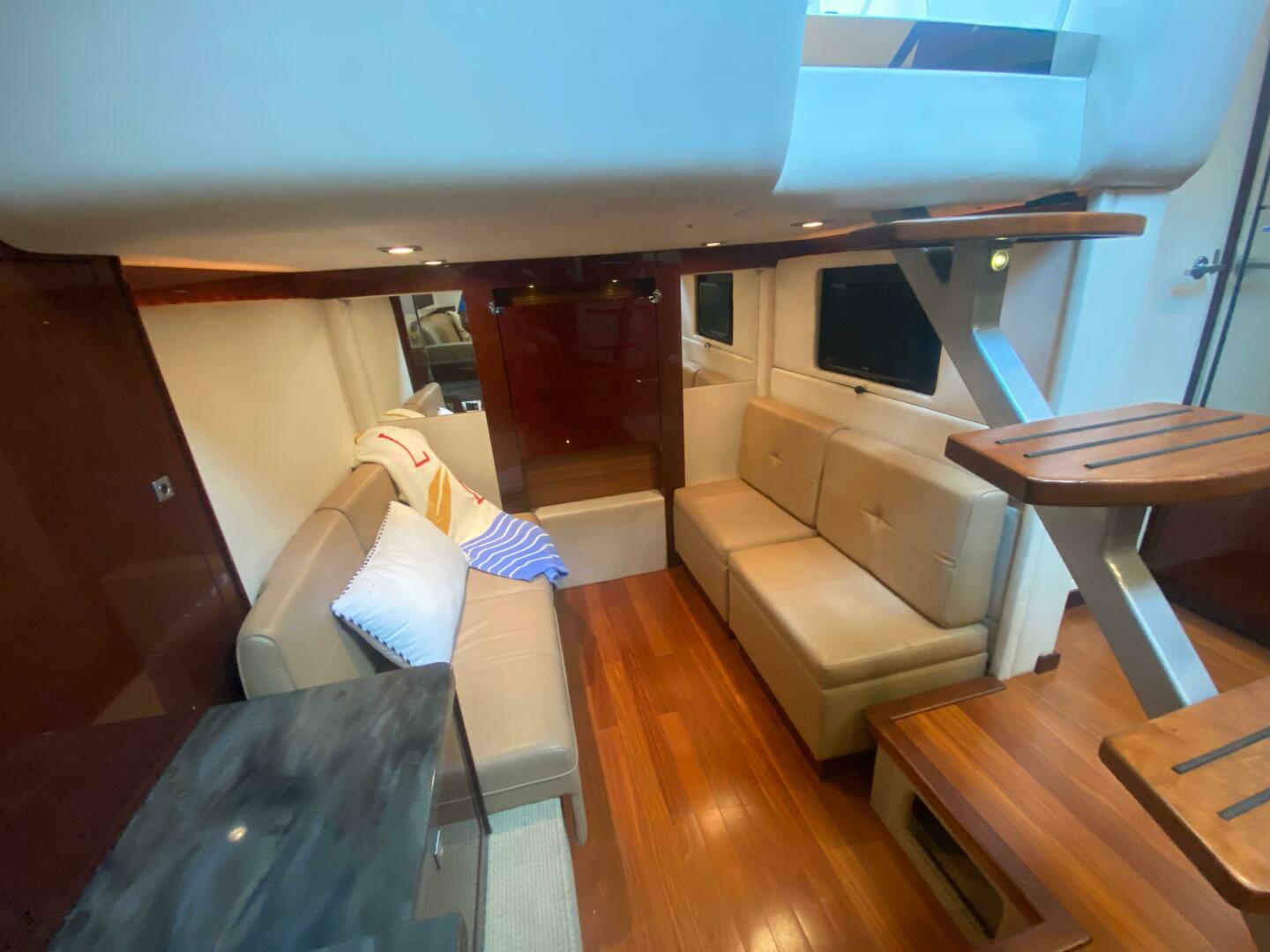 Slide: The Image of Sea Ray 410 Sundancer 2012 - 4434537