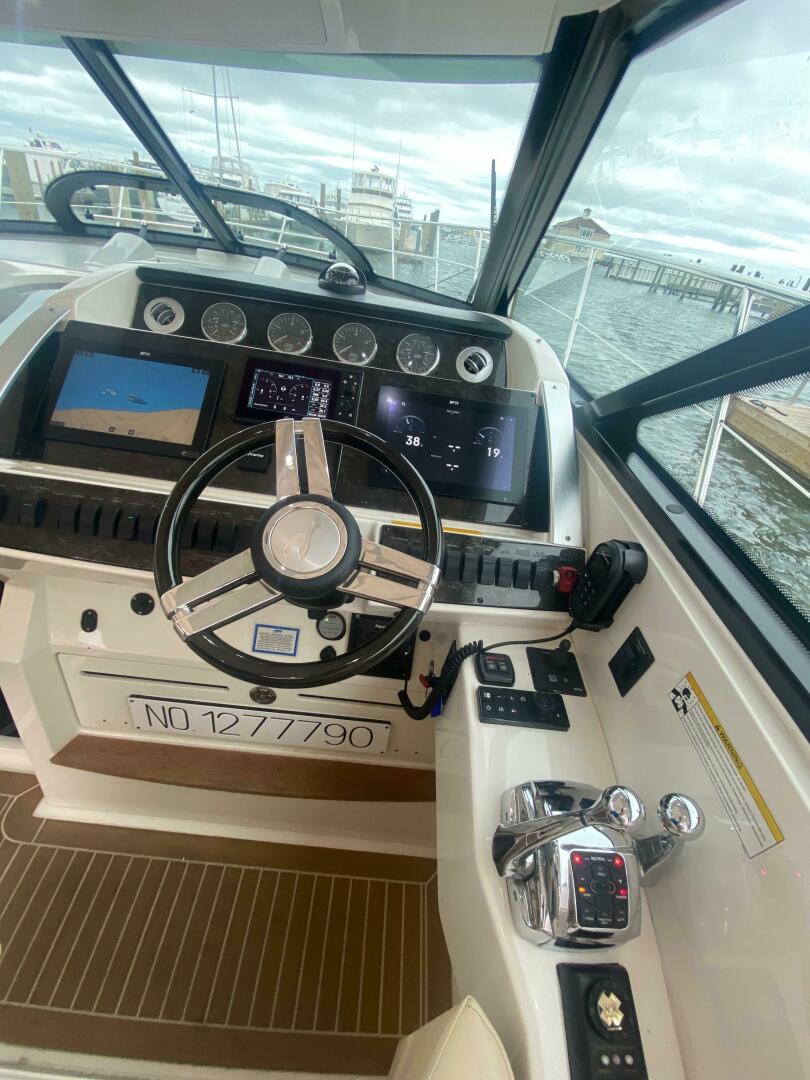 Slide: The Image of Sea Ray 410 Sundancer 2012 - 4434400
