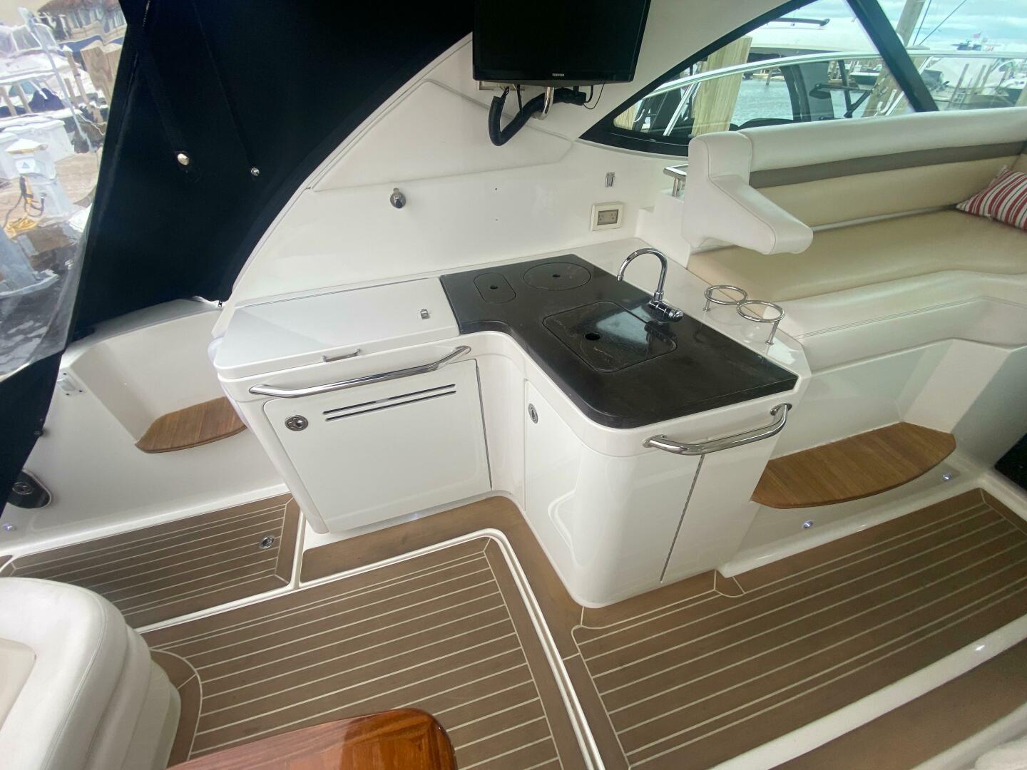 Slide: The Image of Sea Ray 410 Sundancer 2012 - 4434414