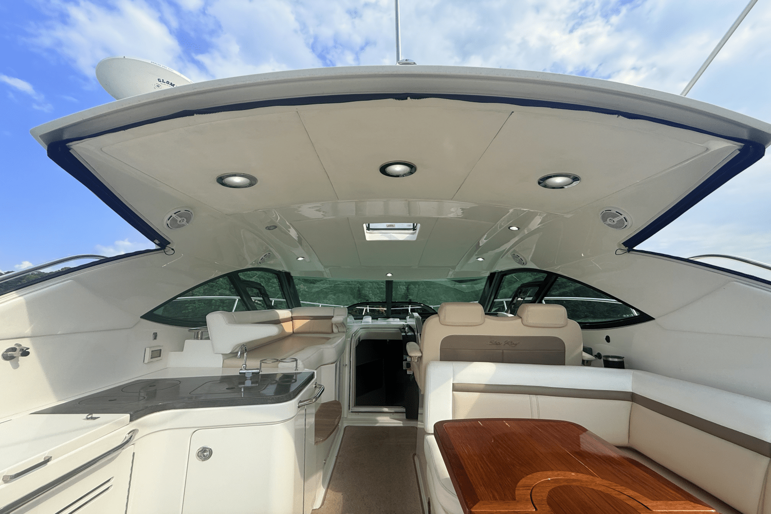Slide: The Image of Sea Ray 410 SUNDANCER 2013 - 35