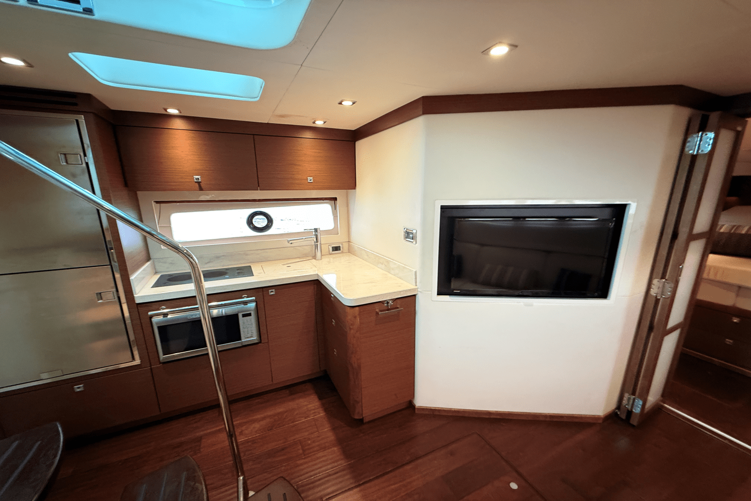 Slide: The Image of Sea Ray 410 SUNDANCER 2013 - 58