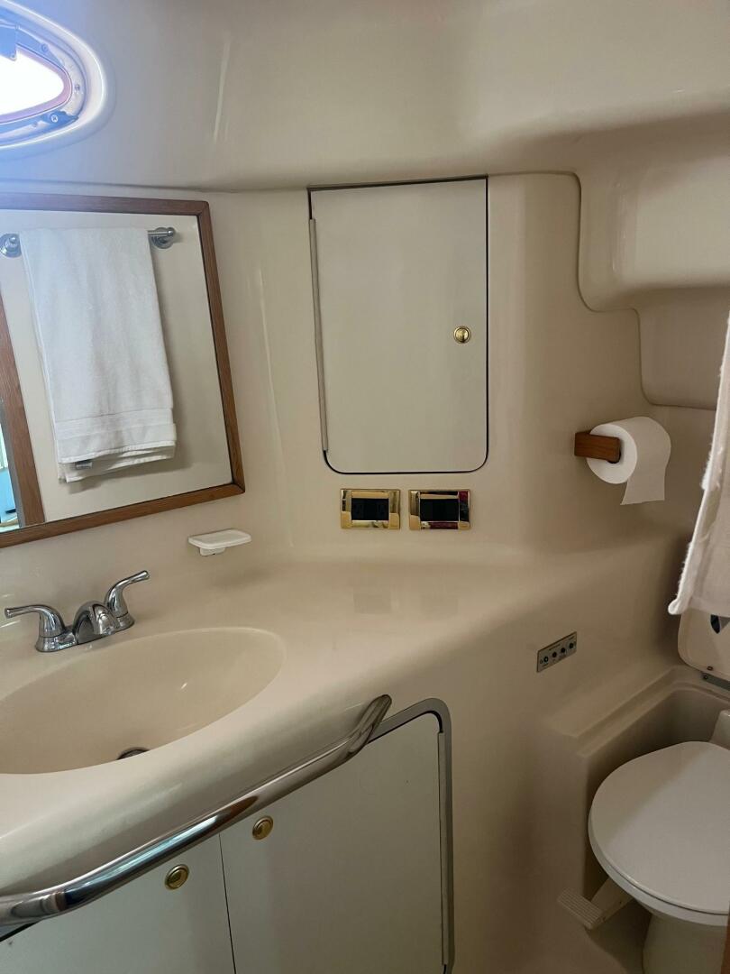 Slide: The Image of Sea Ray 420 Aft Cabin 1997 - 3949766