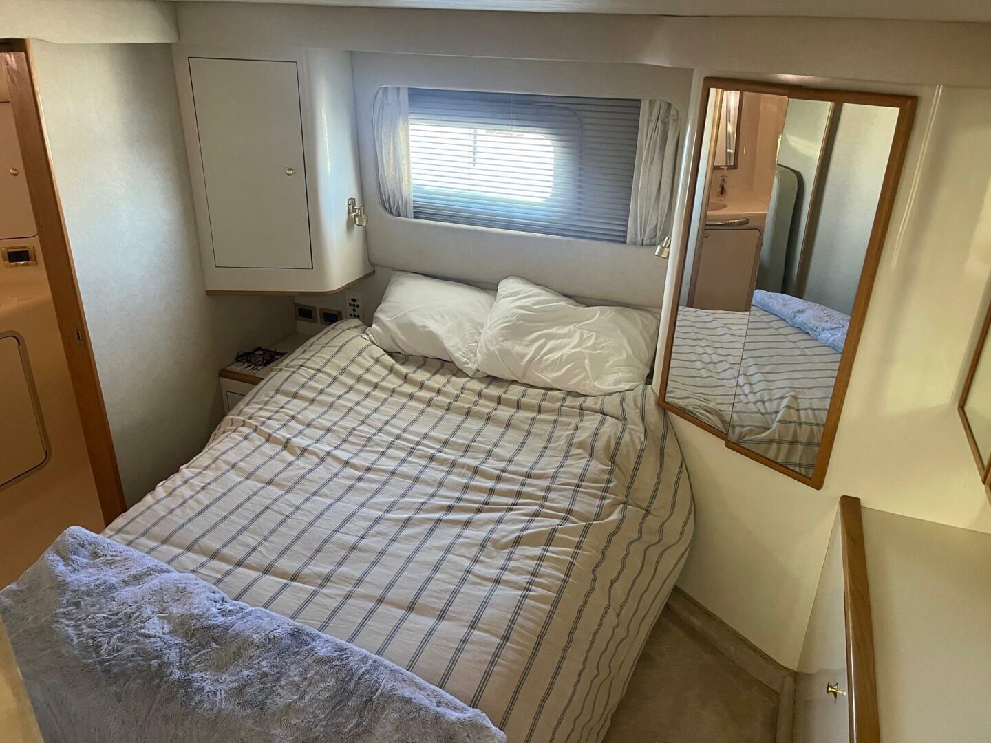 Slide: The Image of Sea Ray 420 Aft Cabin 1997 - 3949697