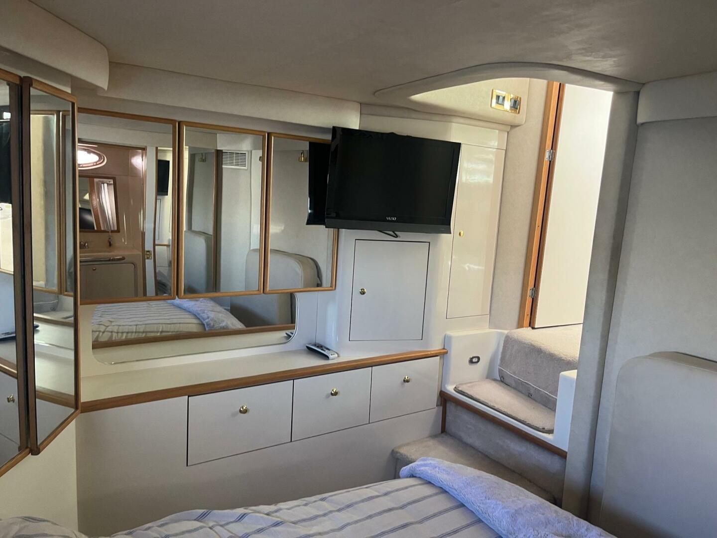 Slide: The Image of Sea Ray 420 Aft Cabin 1997 - 3949702