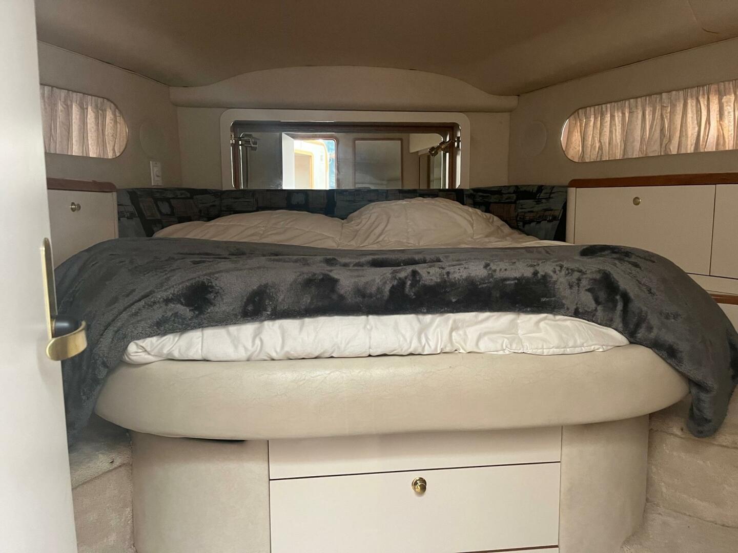 Slide: The Image of Sea Ray 420 Aft Cabin 1997 - 3949704