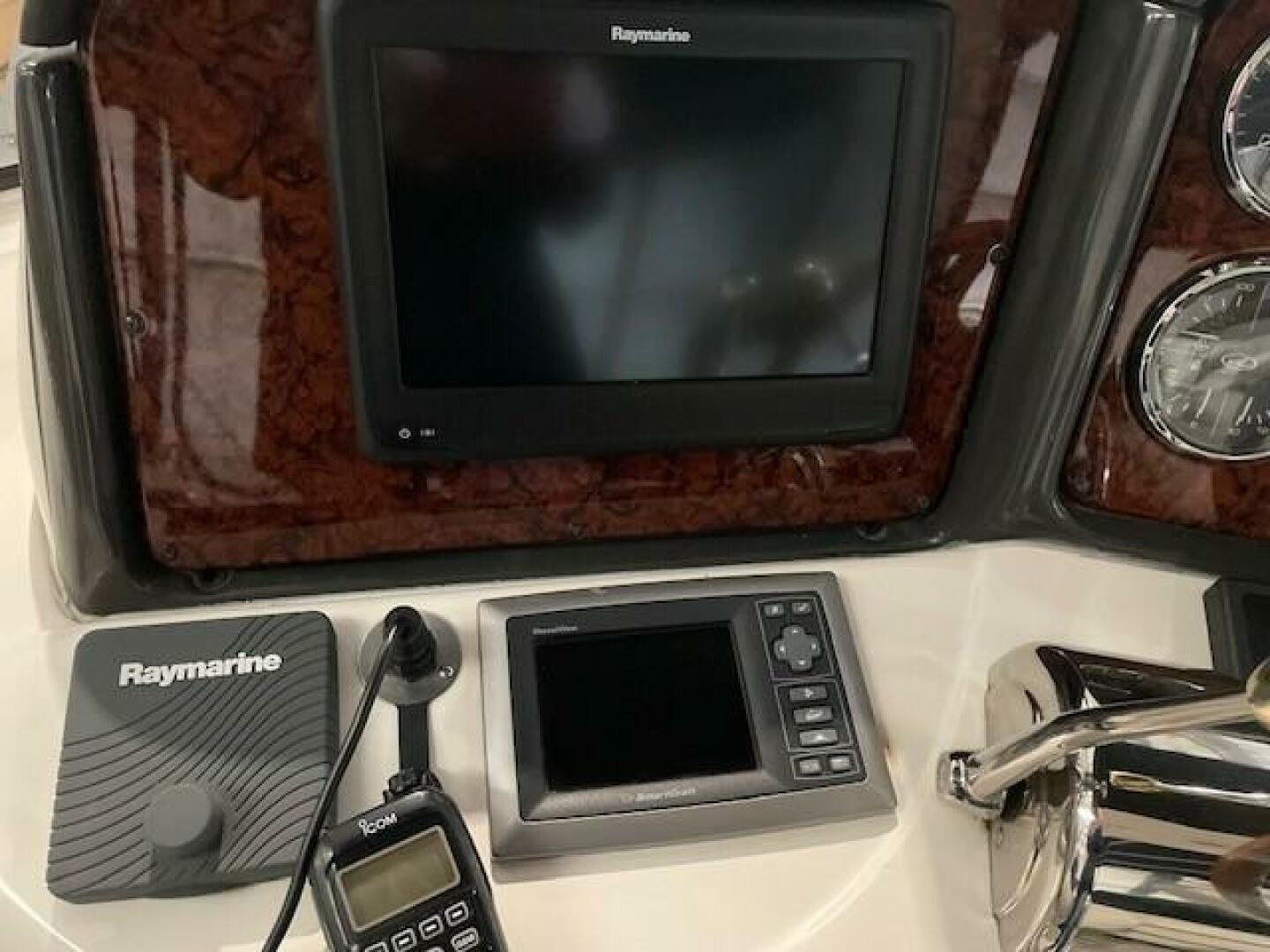 Slide: The Image of Sea Ray 420 Sedan Bridge 2005 - 5129550