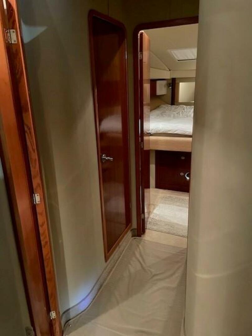Slide: The Image of Sea Ray 420 Sedan Bridge 2005 - 5129517