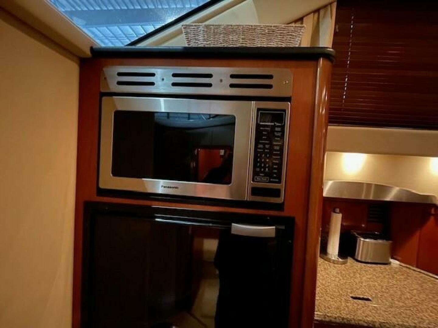 Slide: The Image of Sea Ray 420 Sedan Bridge 2005 - 5129533