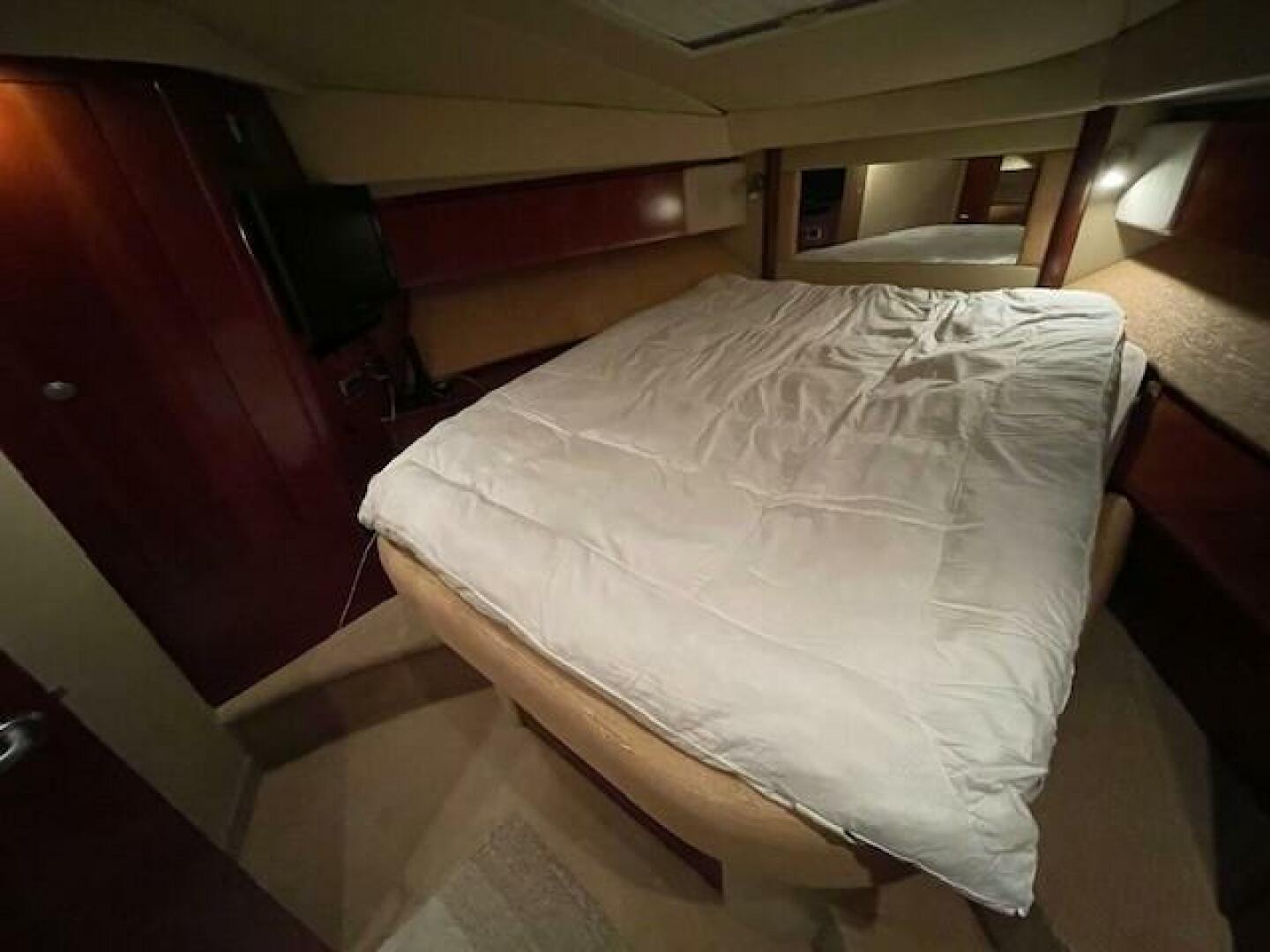 Slide: The Image of Sea Ray 420 Sedan Bridge 2005 - 5129539